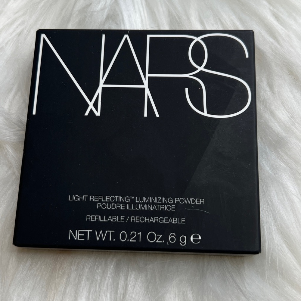 NARS Light Reflecting Luminizing Powder - Heavenly - Picture 3 of 4